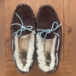 Ugg slippers women